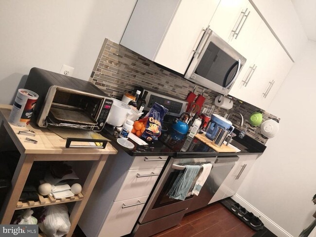 property at 615 N 11th St