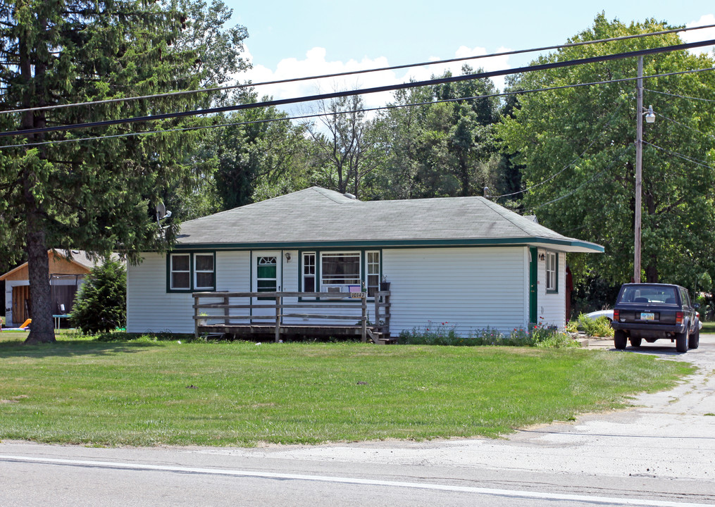 10149 Maumee Western Rd in Monclova, OH - Building Photo