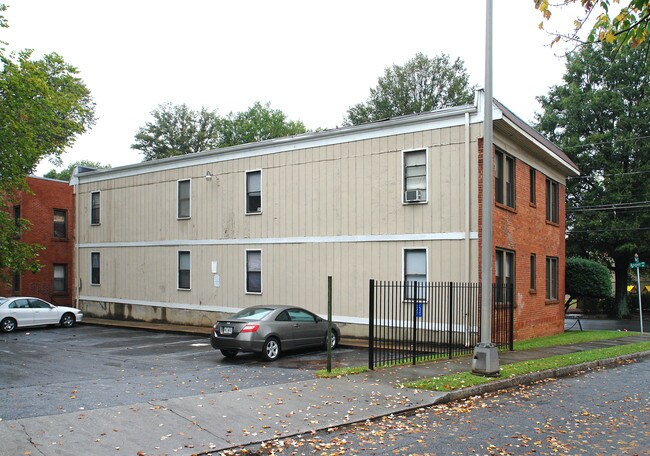 443 NE Angier Ave in Atlanta, GA - Foto de edificio - Building Photo