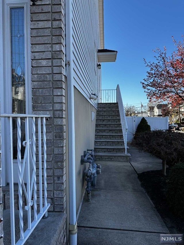 582 Broad St in Carlstadt, NJ - Building Photo - Building Photo