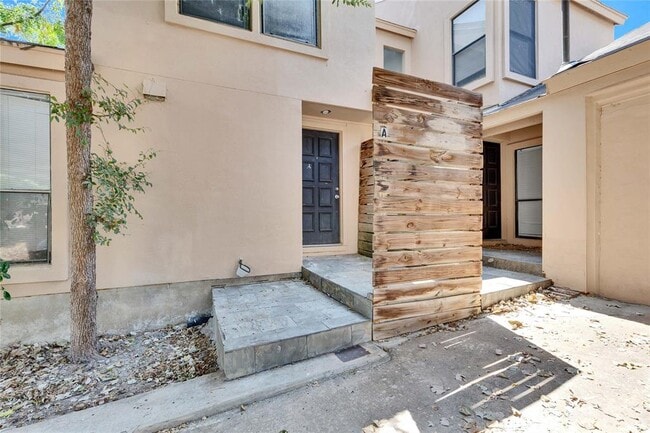 6711 Deatonhill Dr in Austin, TX - Building Photo - Building Photo