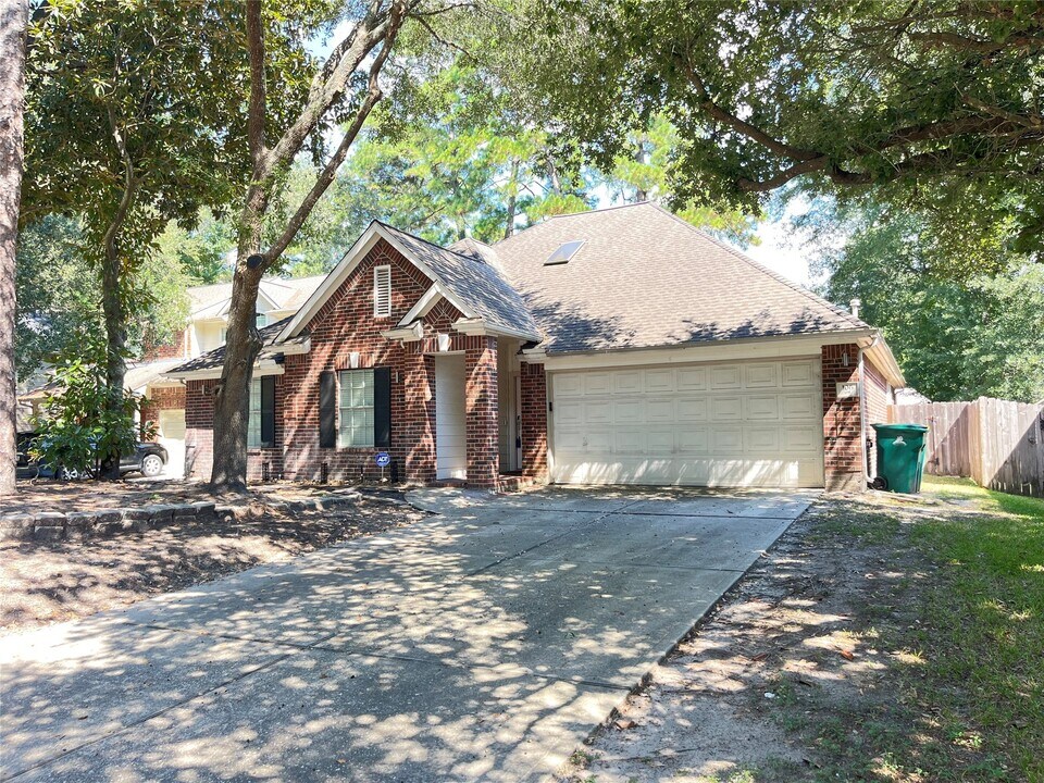 106 N Rambling Ridge Pl in Conroe, TX - Building Photo