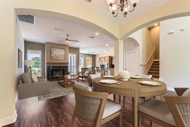 property at 462 Stagecoach Trail