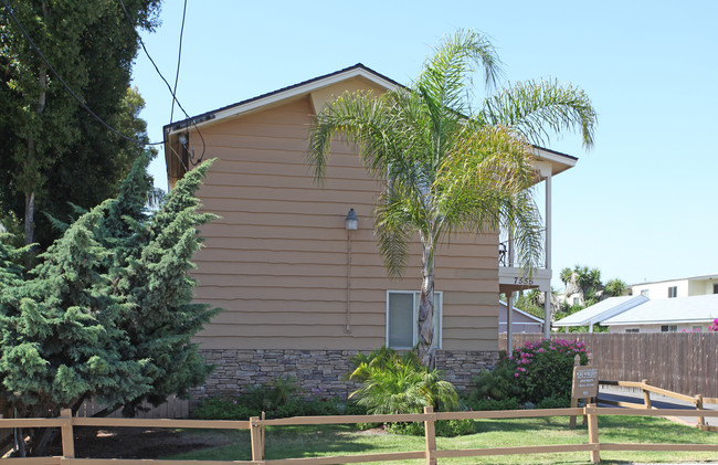 Del Pacifico Apartments in Lemon Grove, CA - Building Photo - Building Photo