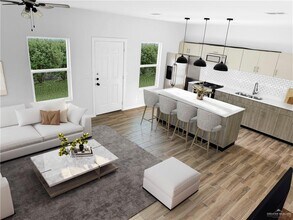 19 Tyler Ave in McAllen, TX - Foto de edificio - Building Photo