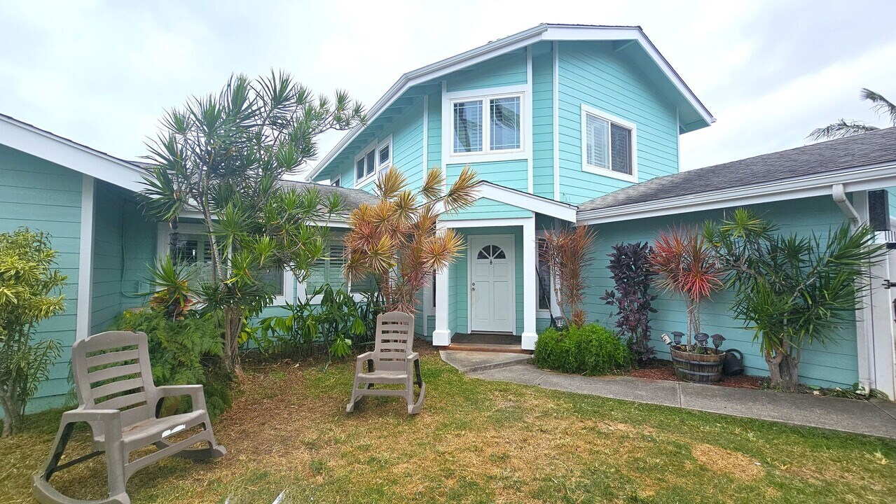 415 Kaha St in Kailua, HI - Building Photo