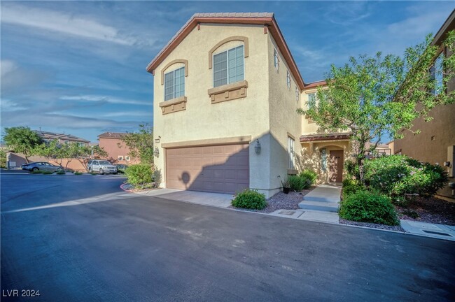 8137 Satin Carnation Ln in Las Vegas, NV - Building Photo - Building Photo