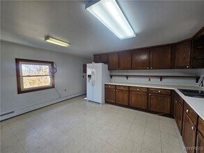 1970 Sturgeon Point Rd in Derby, NY - Building Photo - Building Photo