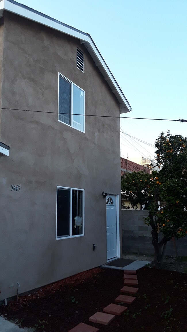 5443 11th Ave in Los Angeles, CA - Building Photo - Building Photo