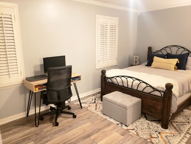 property at 2845 Wynterhall Rd SE