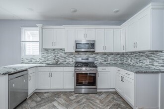 164 Avenue B in Bayonne, NJ - Building Photo - Building Photo