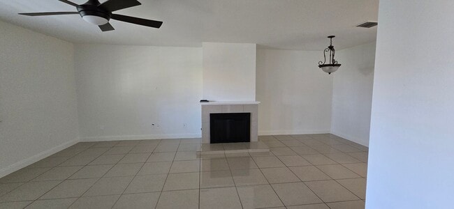2061 W Redlands Blvd in Redlands, CA - Building Photo - Building Photo