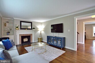 1560 Westmoreland St in McLean, VA - Building Photo - Building Photo