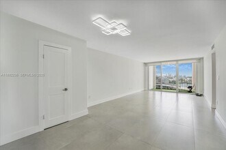 1865 NE 79th St in North Bay Village, FL - Building Photo - Building Photo