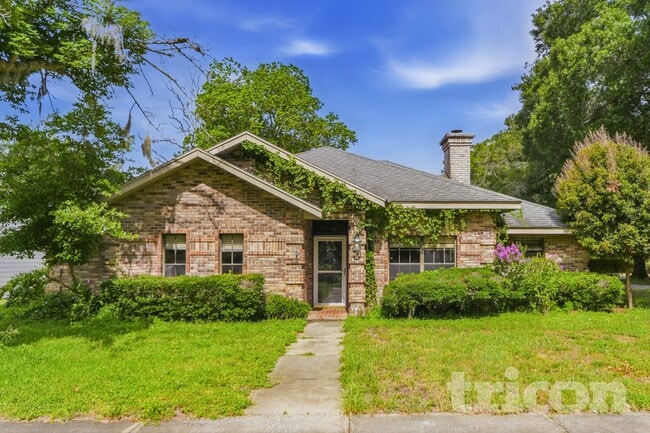 property at 1400 13th St
