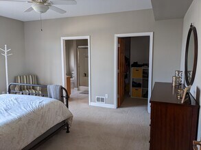 283 S Zeeb Rd, Unit 208 in Ann Arbor, MI - Building Photo - Building Photo