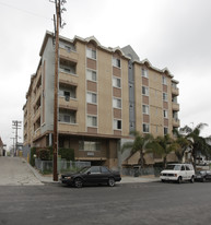 Grandview City Lights Apt in Los Angeles, CA - Building Photo