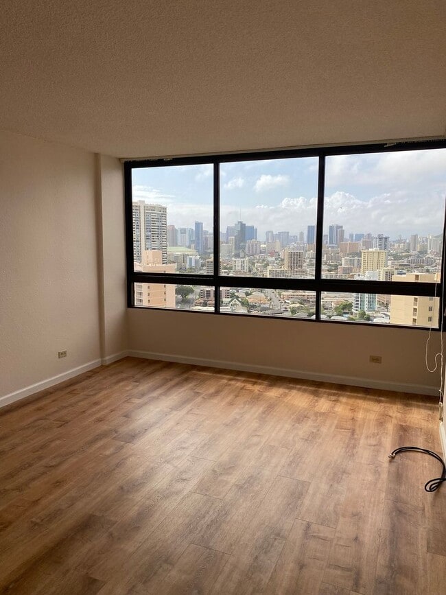 property at 2499 Kapiolani Blvd