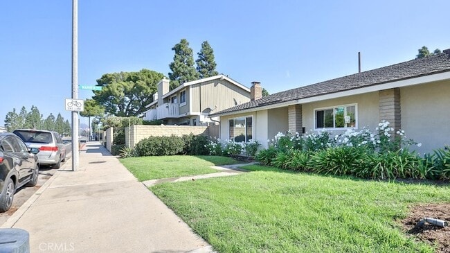 12700 Newport Ave, Unit 3 in Tustin, CA - Building Photo - Building Photo