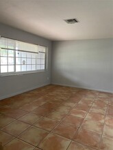 2225 Funston St in Hollywood, FL - Building Photo - Building Photo