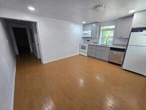 2011 Bain Dr in Fayetteville, NC - Building Photo - Building Photo