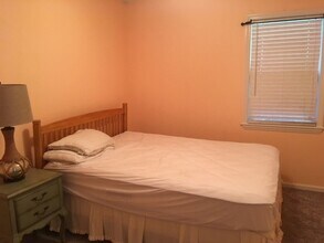 422 Holly St in Emerald Isle, NC - Building Photo - Building Photo