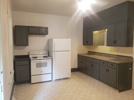 28 Western Ave, Unit 28 Western Ave in Newark, OH - Building Photo