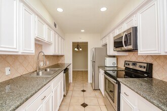 13282 Trail Hollow Dr in Houston, TX - Building Photo - Building Photo