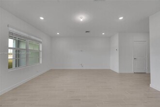 1687 Hoot Owl Holw in Loxahatchee, FL - Building Photo - Building Photo