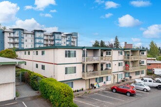 907 Harrington Ave in Renton, WA - Building Photo - Building Photo