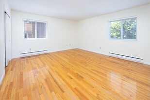 25 Custer St, Unit 106 in Boston, MA - Building Photo - Building Photo