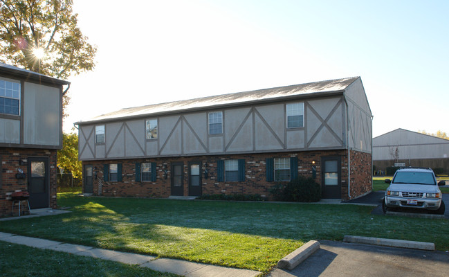 6802-6808 Garden Terrace Rd in Columbus, OH - Foto de edificio - Building Photo