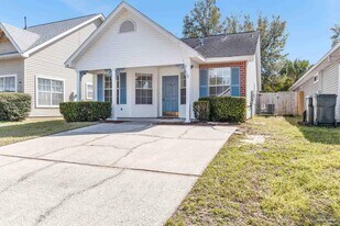 139 Wildflower Ln in Pensacola, FL - Building Photo