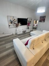 6010 Red Plum Ct in Tamarac, FL - Building Photo - Building Photo