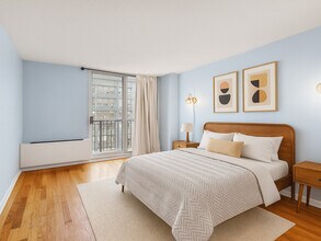 4170 N Marine Dr, Unit 14H in Chicago, IL - Foto de edificio - Building Photo