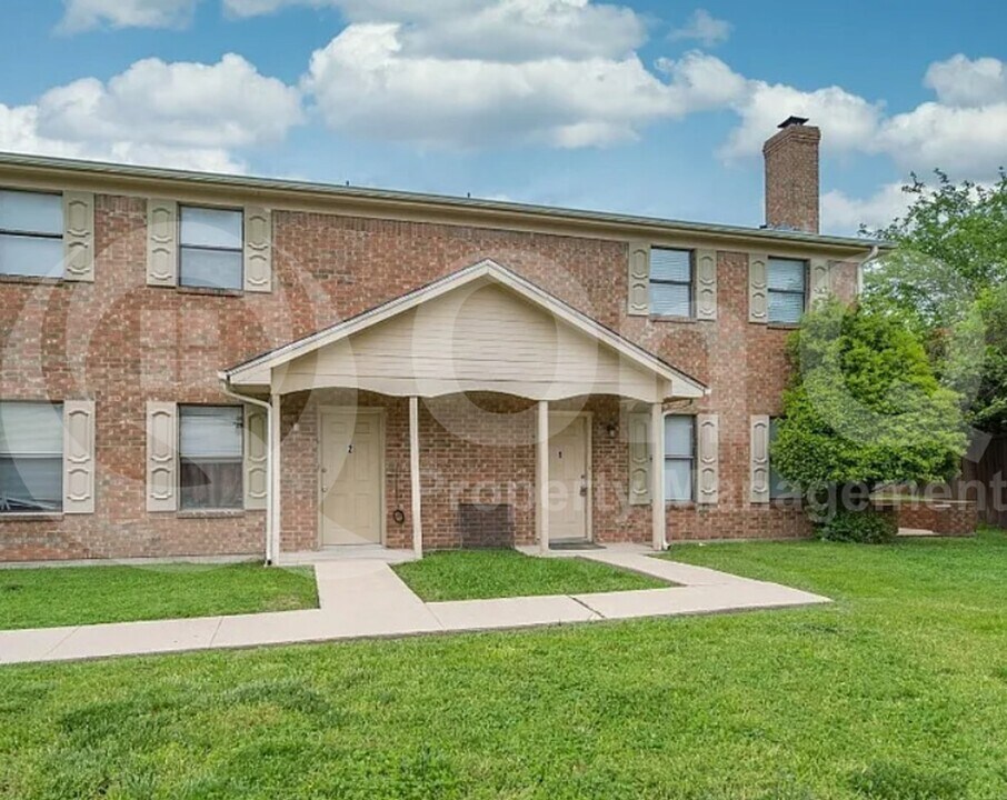 3947 N Garland Ave in Garland, TX - Foto de edificio