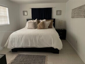 1760 NE 145th St-Unit -1760 in Miami, FL - Building Photo - Building Photo