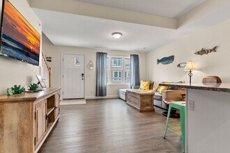 128 Ashworth Ave in Hampton, NH - Building Photo - Building Photo