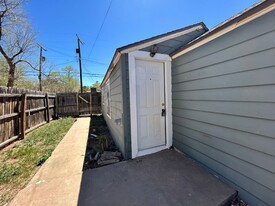 2305 27th St in Lubbock, TX - Building Photo