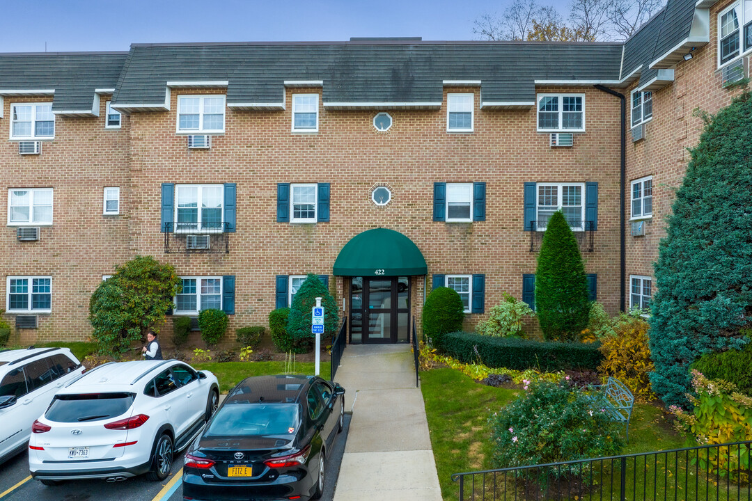 Chateau Villa in Staten Island, NY - Foto de edificio