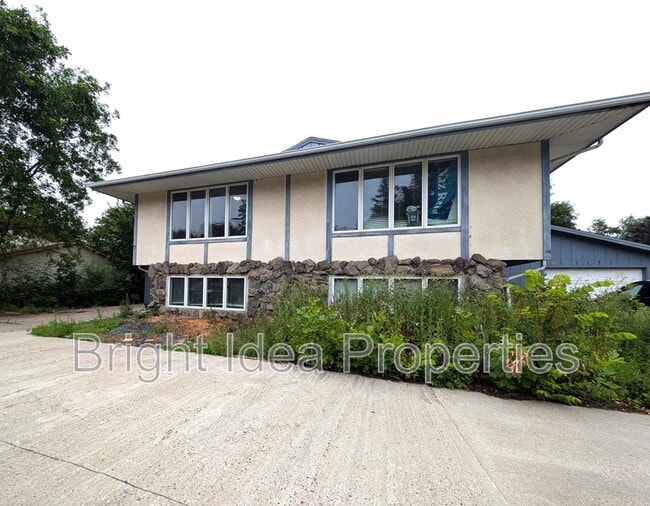property at 1173 County B Rd W