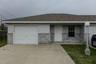 430 Knickerbocker St, Unit 22 in Corpus Christi, TX - Building Photo