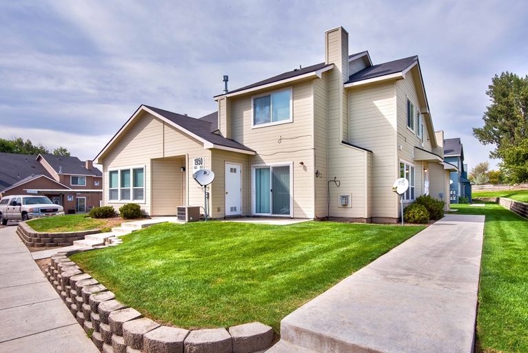 1950 Lexis Ln in Nampa, ID - Foto de edificio