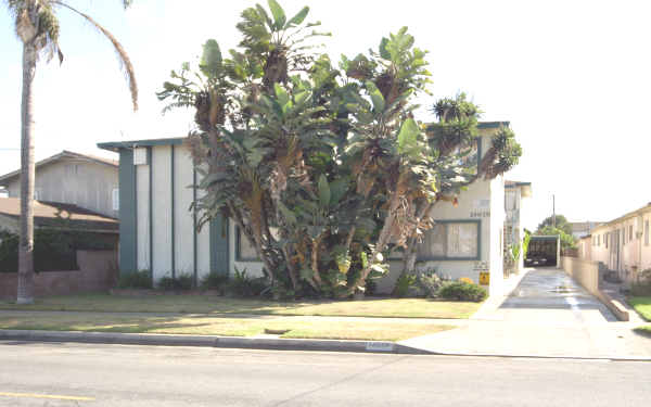 14618 S Budlong Ave in Gardena, CA - Building Photo