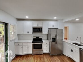 1416 Whilden Pl in Greensboro, NC - Foto de edificio - Building Photo