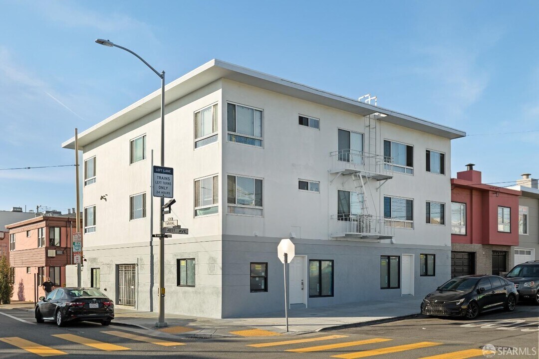 3100 Taraval St in San Francisco, CA - Building Photo