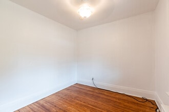 4412 Erie Ave in Cincinnati, OH - Building Photo - Building Photo