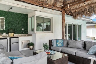 2233 SE 15th St in Pompano Beach, FL - Building Photo - Building Photo