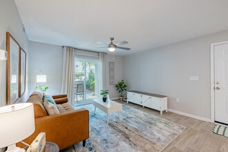 Georgetown Luxury Townhomes in Spartanburg, SC - Building Photo - Building Photo