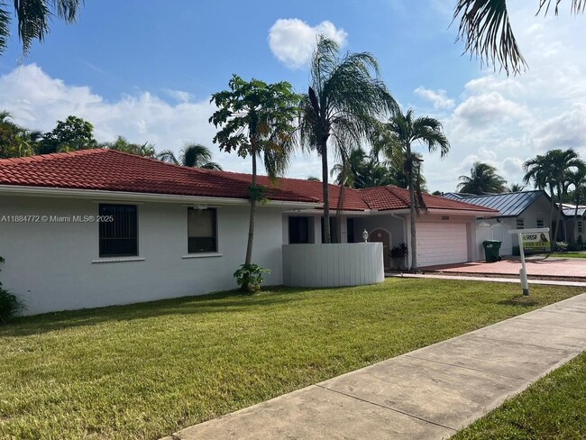 12310 SW 97th St in Miami, FL - Building Photo - Building Photo